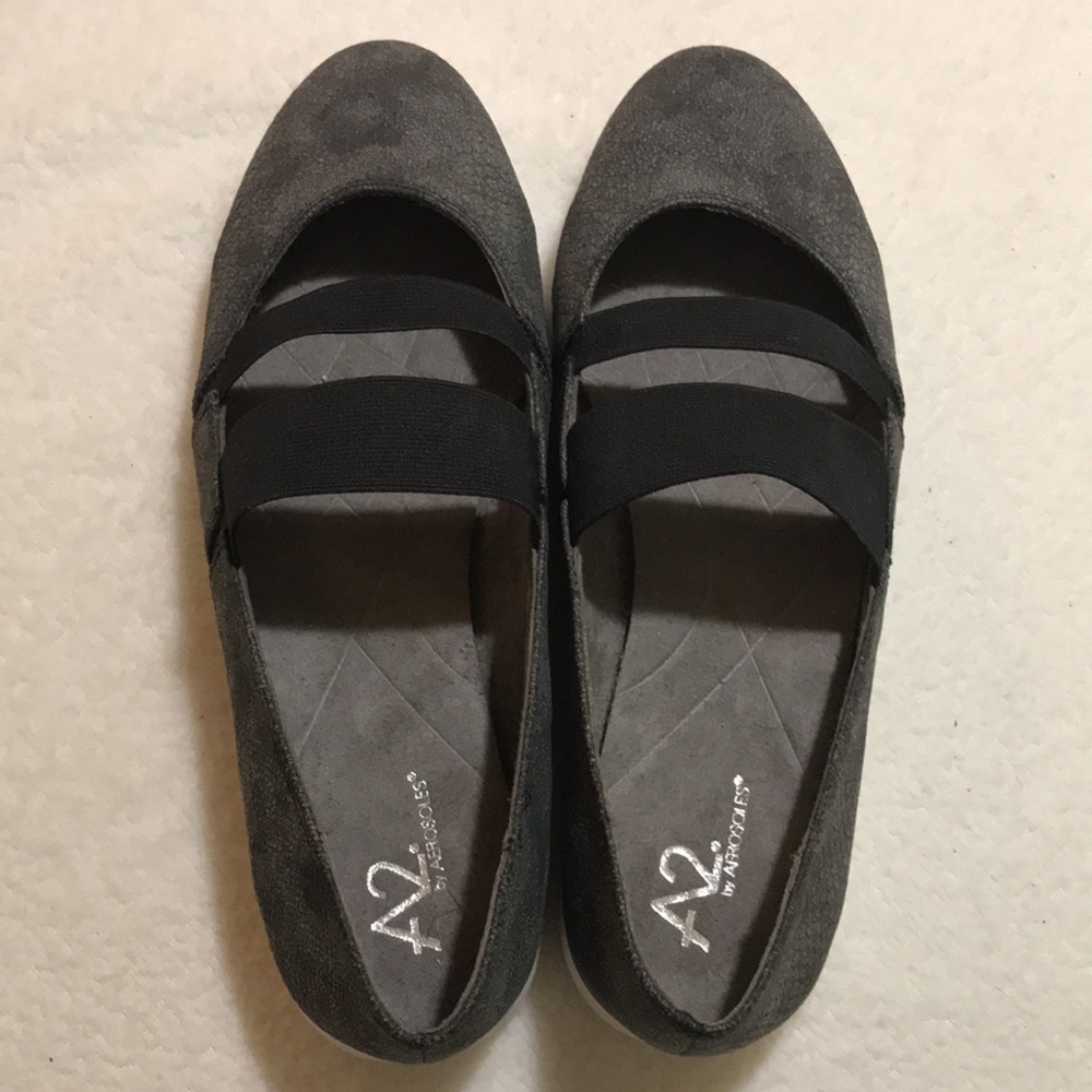 | NWT Aerosole’s A2 Cushioned Gray With 2 Black Strap Flat Shoes…8.5